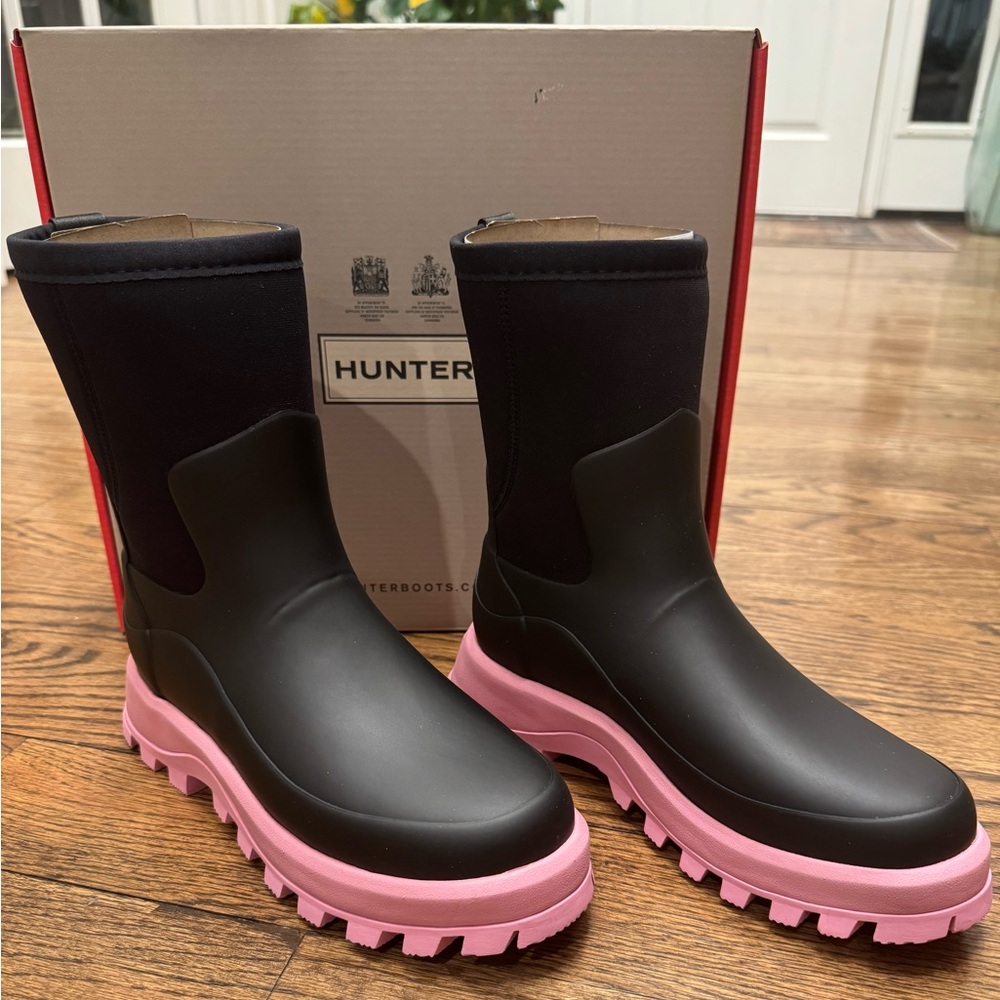 HUNTER Women’s City Explorer Short Rain Boots Black/Pink Fizz Trim Size 5 (NWT) - Picture 3 of 10